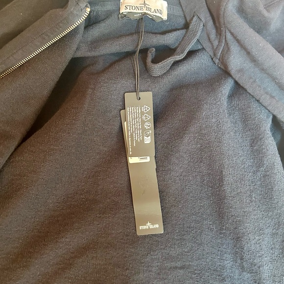 Brand New w/ Tags Stone Island Navy Blue Zip Hoodie with Patch Medium - Picture 3 of 3